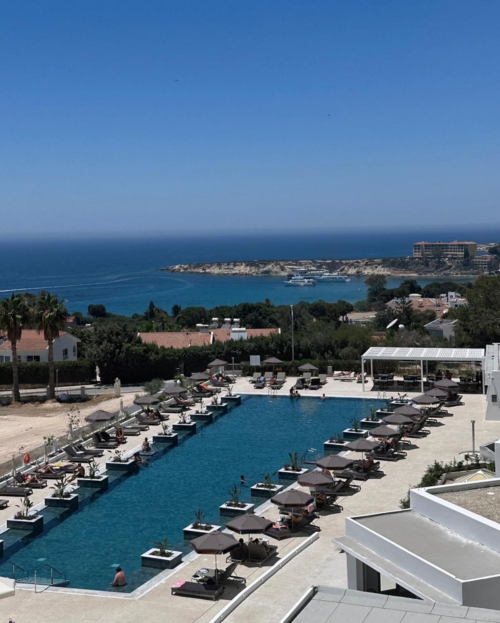 Cali Resort & Spa By Louis Hotels Paphos Exteriör bild